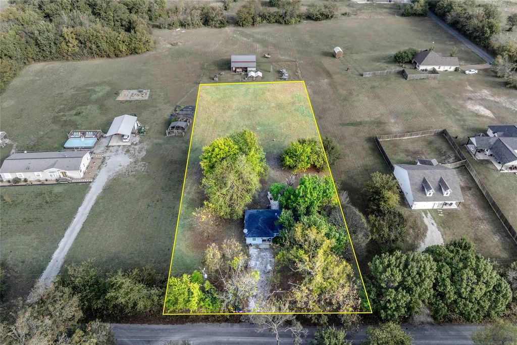 419 Walnut Grove Road, Whitewright