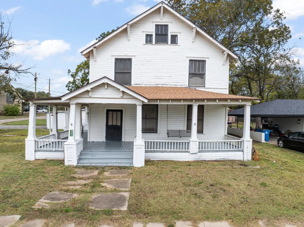 301 E Main Street, Itasca