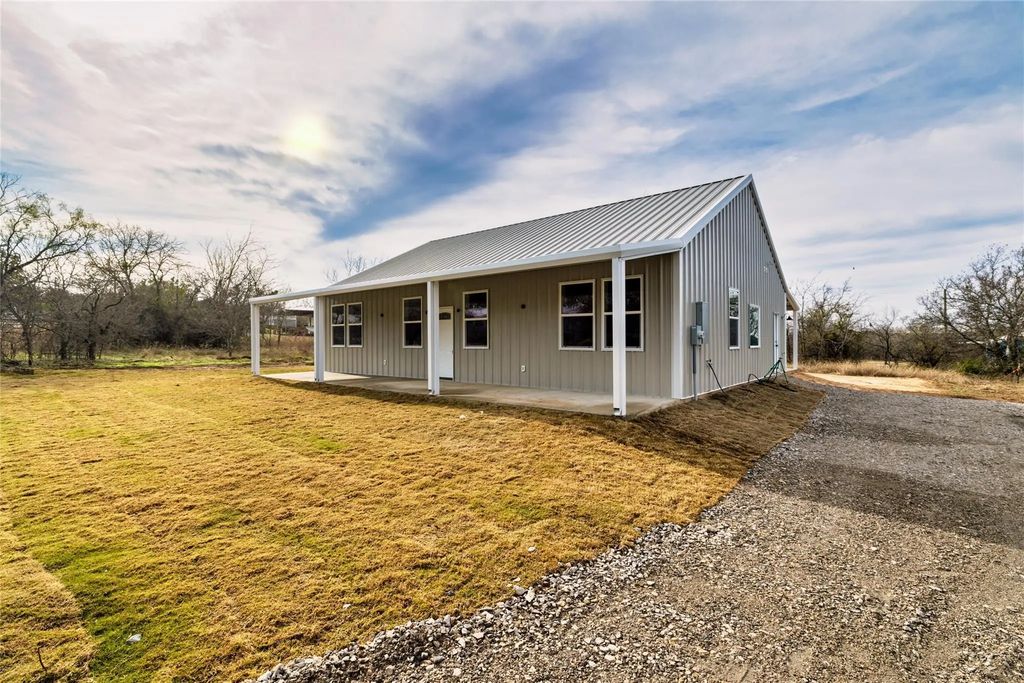 180 Cimmarron Trail, Runaway Bay