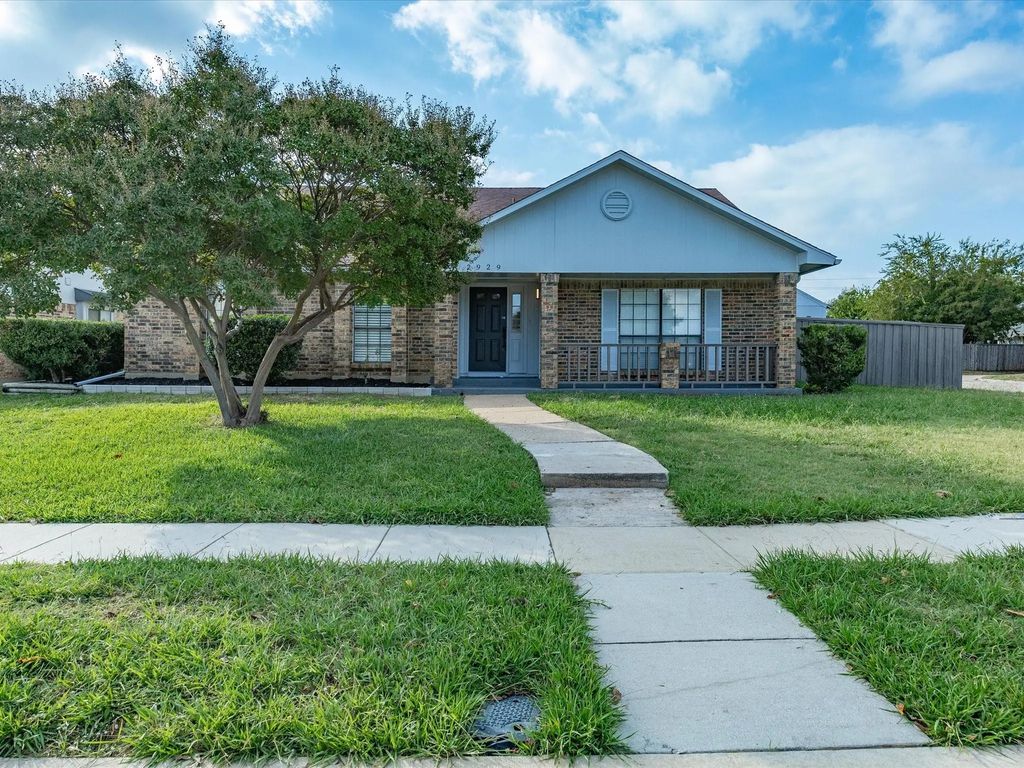 2929 Hamlett Lane, Flower Mound
