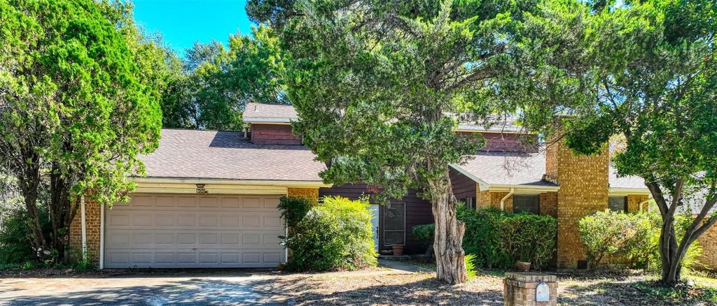 806 Carriage Way, Duncanville