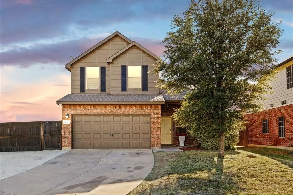 1612 Kings Glen Lane, Fort Worth