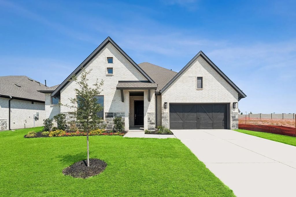 748 Shinnery Oak Way, Waxahachie
