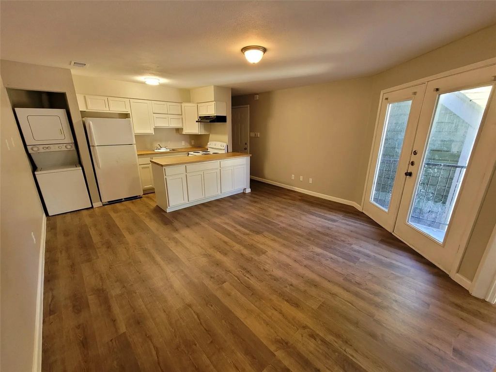 9815 Walnut Street 304, Dallas