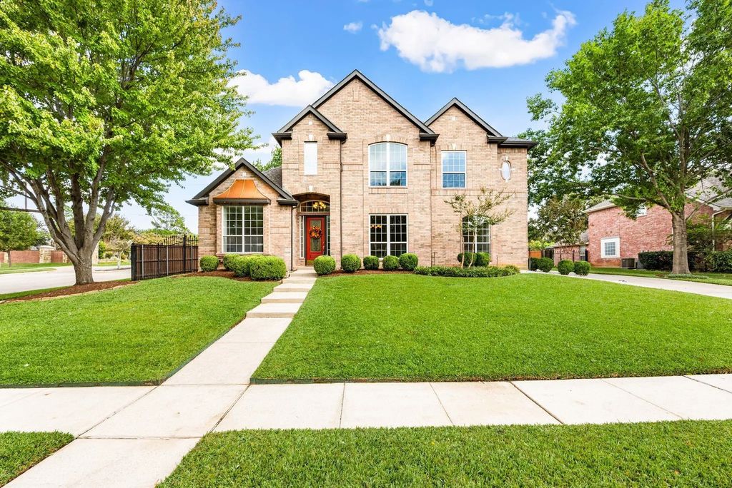 701 Martha Court, Keller