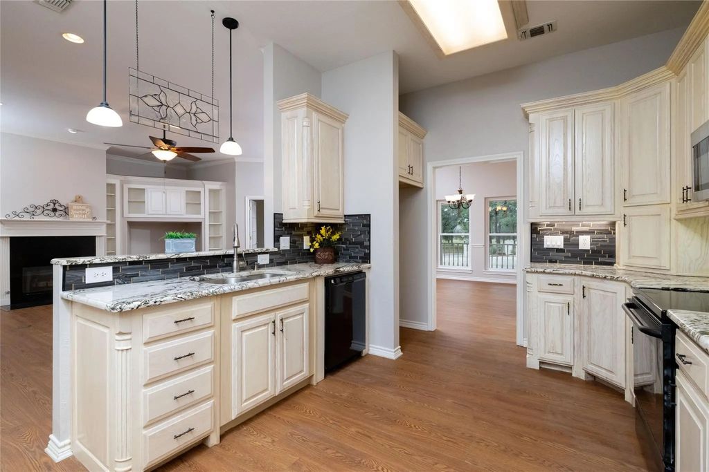 604 Runaway Bay Drive, Runaway Bay
