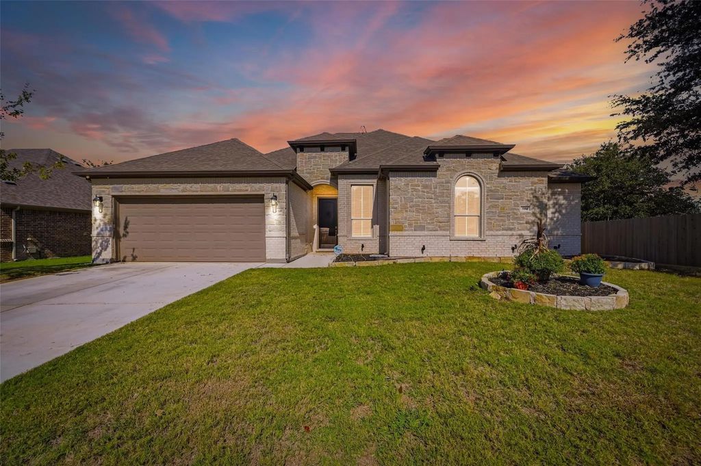 594 Ascot Way, Azle