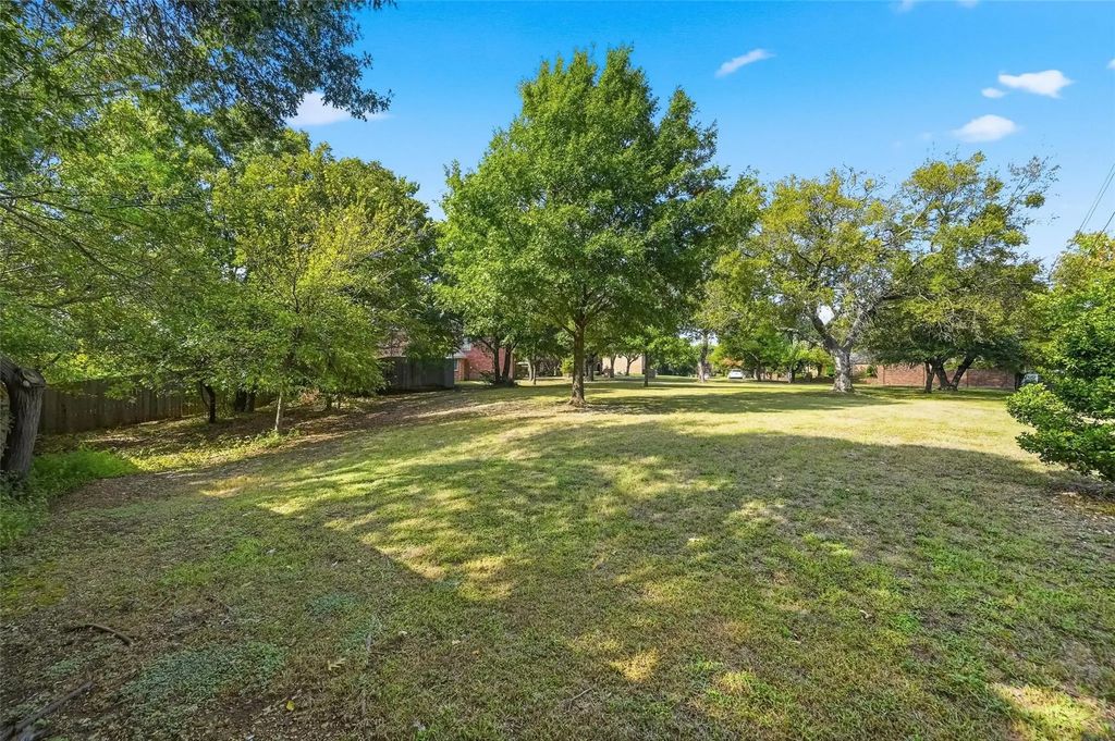 25 Cobblestone Court, Cedar Hill