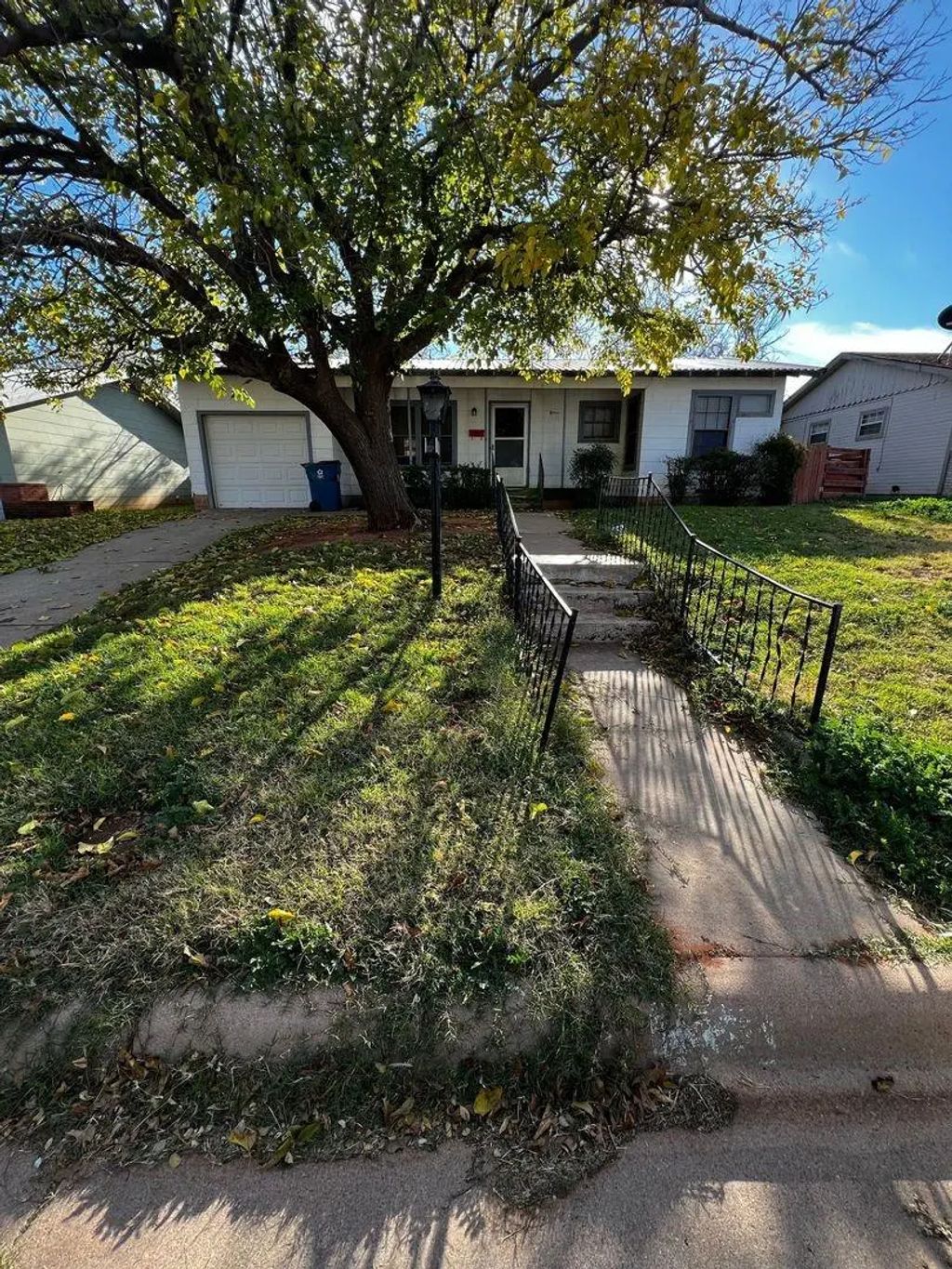 810 San Carlos Street, Sweetwater