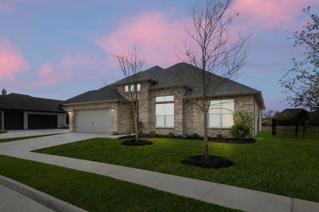 3215 Boat Landing Trail, Granbury