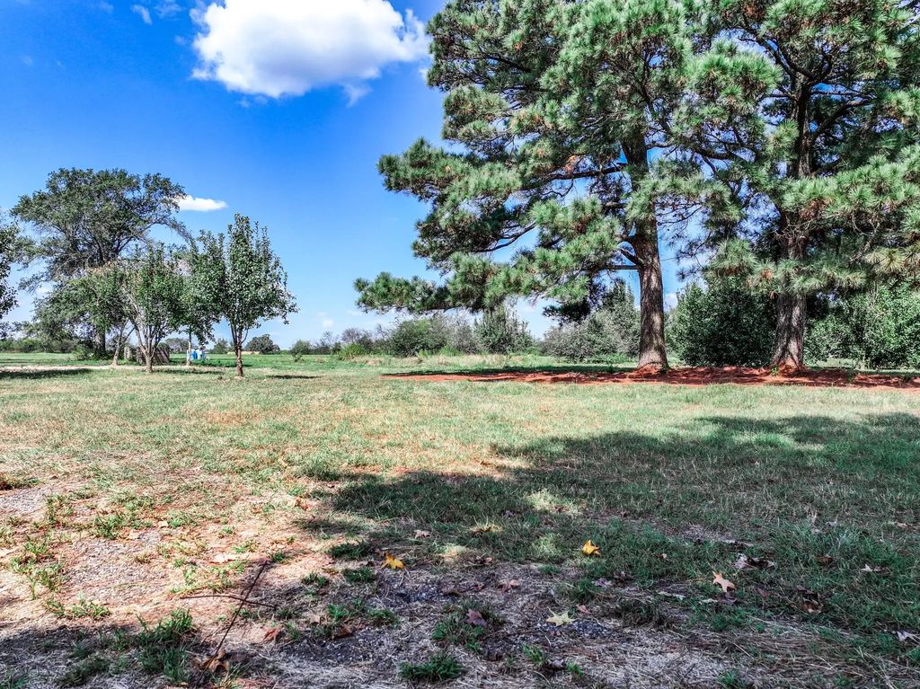 6085 Hwy 154, Yantis