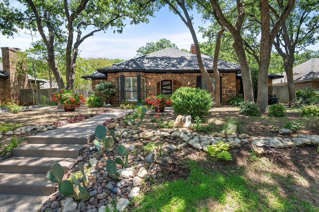 4505 Lake Park Drive, Arlington