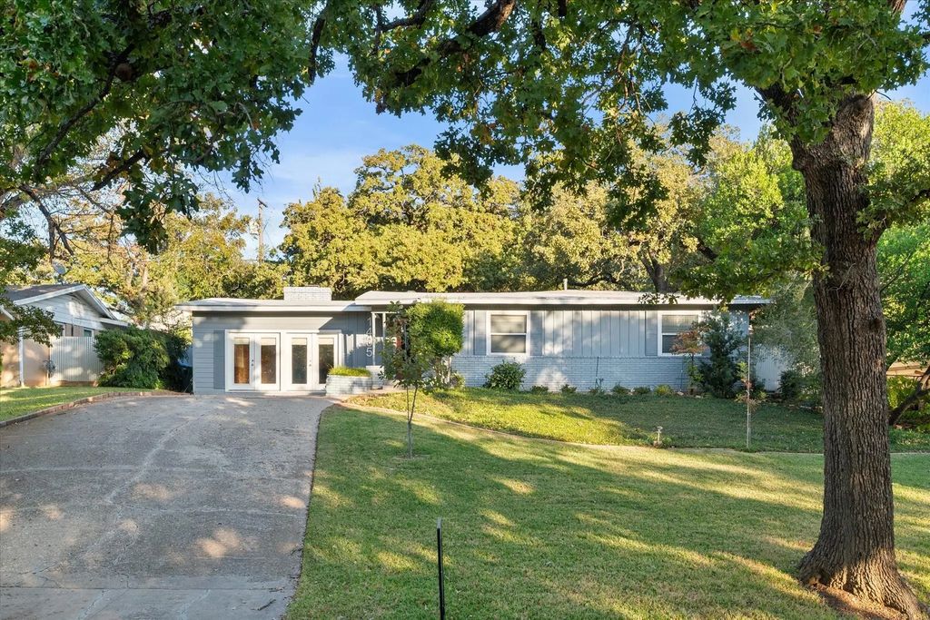 1405 Briarwood Boulevard, Arlington
