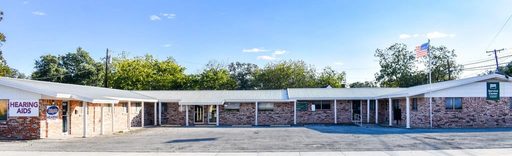 202 E 11th Street, Brady