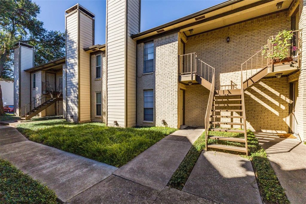 10650 Steppington Drive 124, Dallas