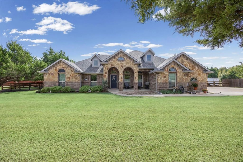 232 Becky Lane, Waxahachie