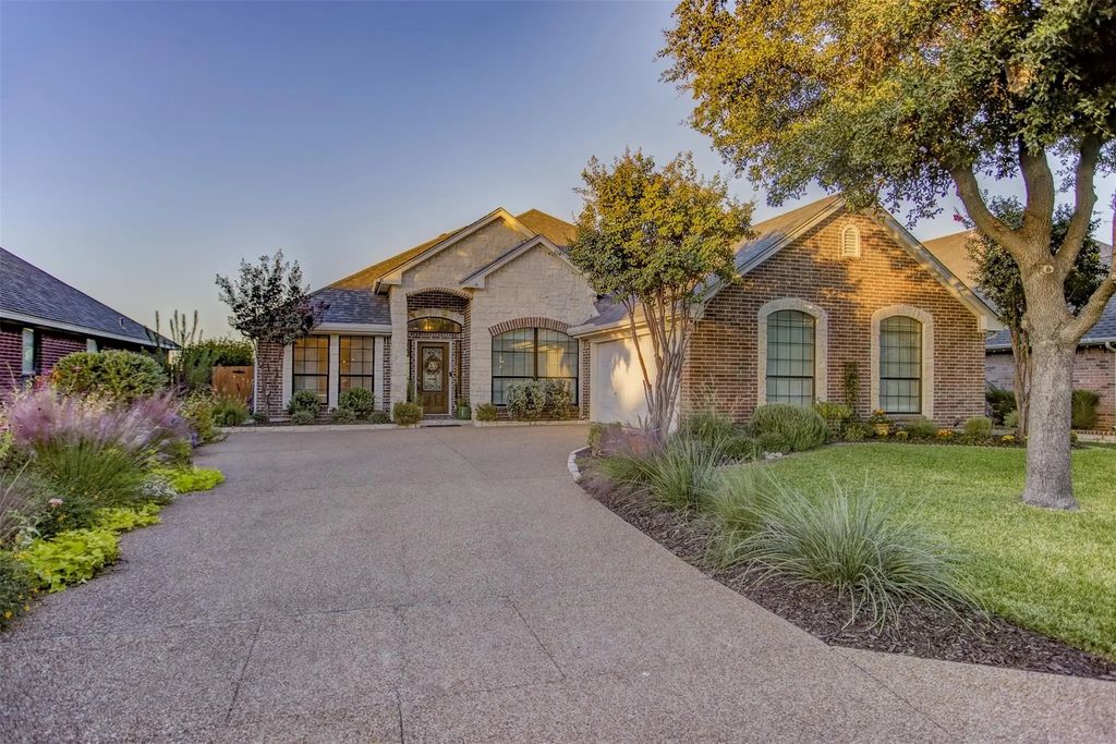 11100 Castle Oak Lane, Fort Worth
