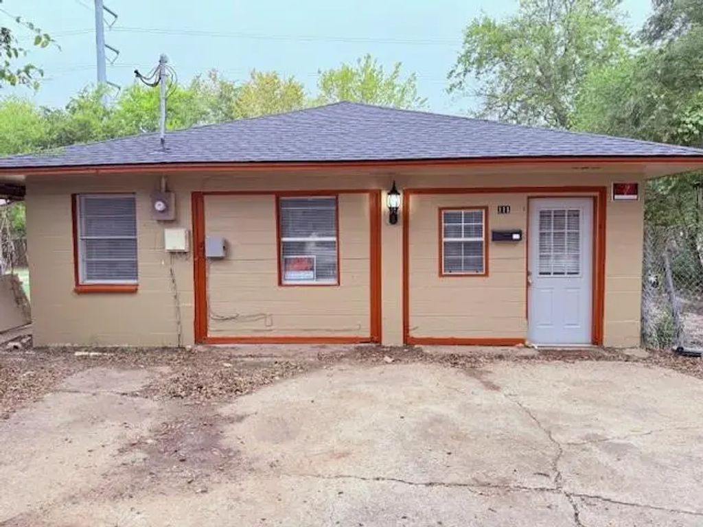 111 W Avenue D A, Garland