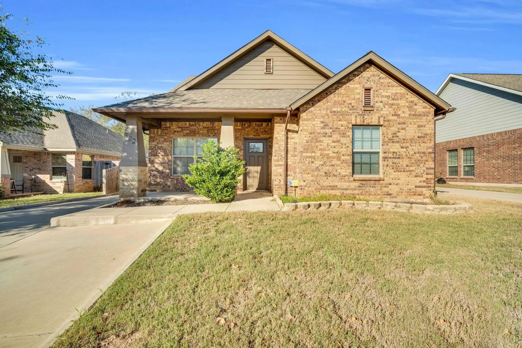 322 S Watson Street, Alvarado