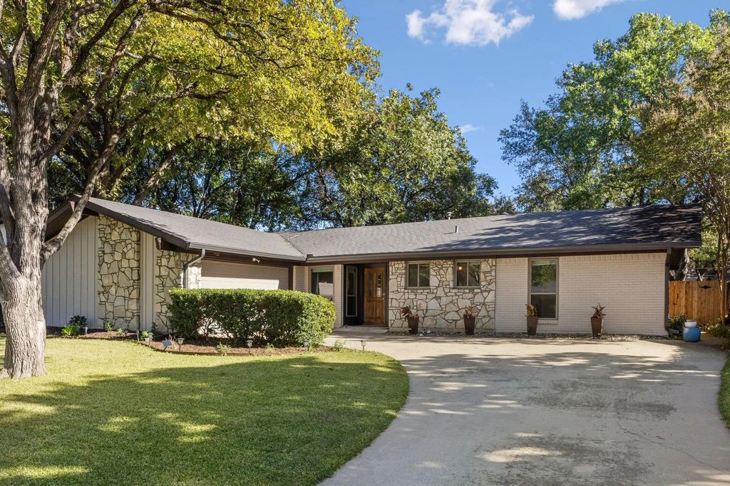 3284 Golfing Green Drive, Farmers Branch