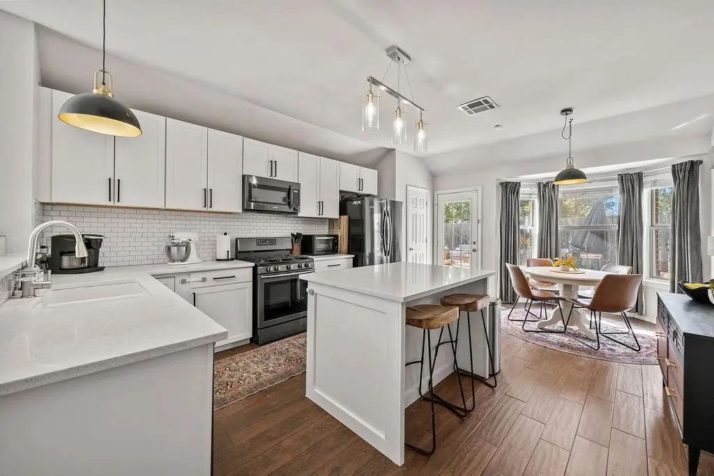 9961 Appletree Way, Fort Worth