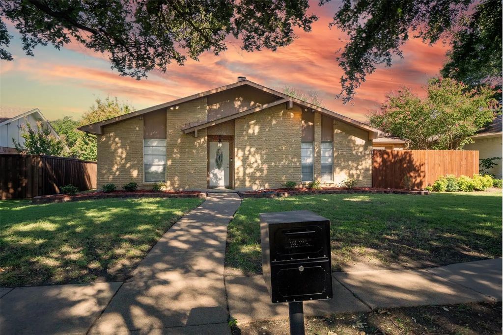 3808 Mckinley Drive, Plano