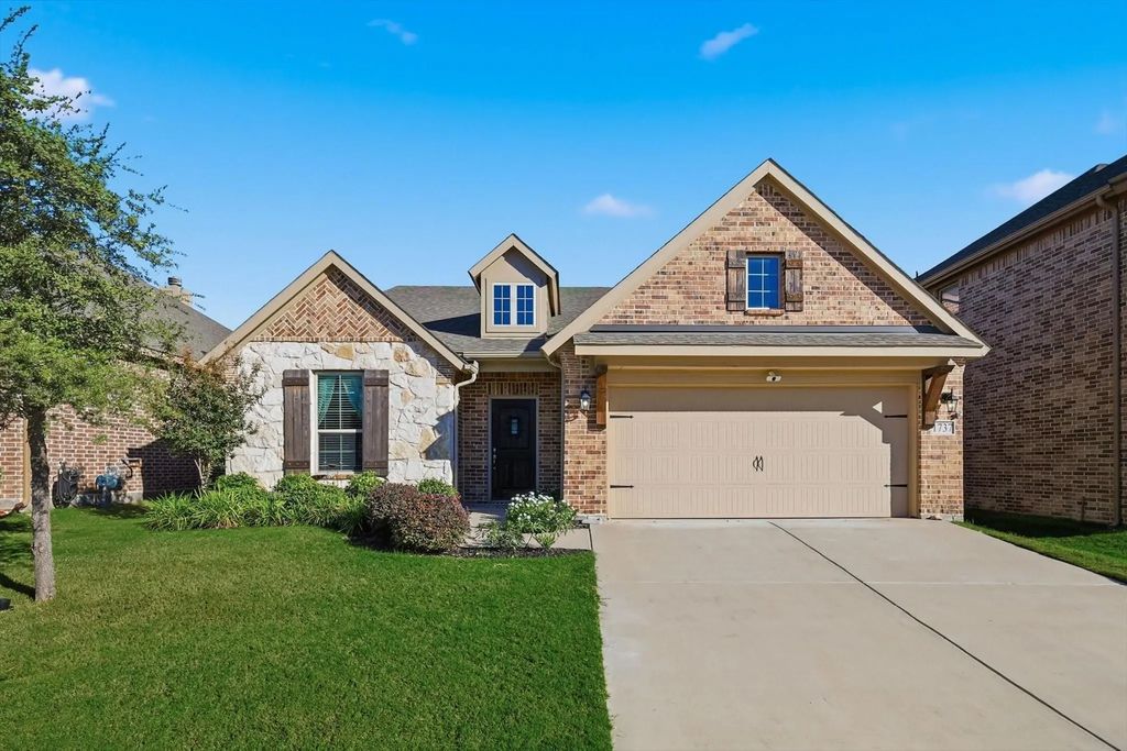 1737 Rio Secco Drive, Fort Worth
