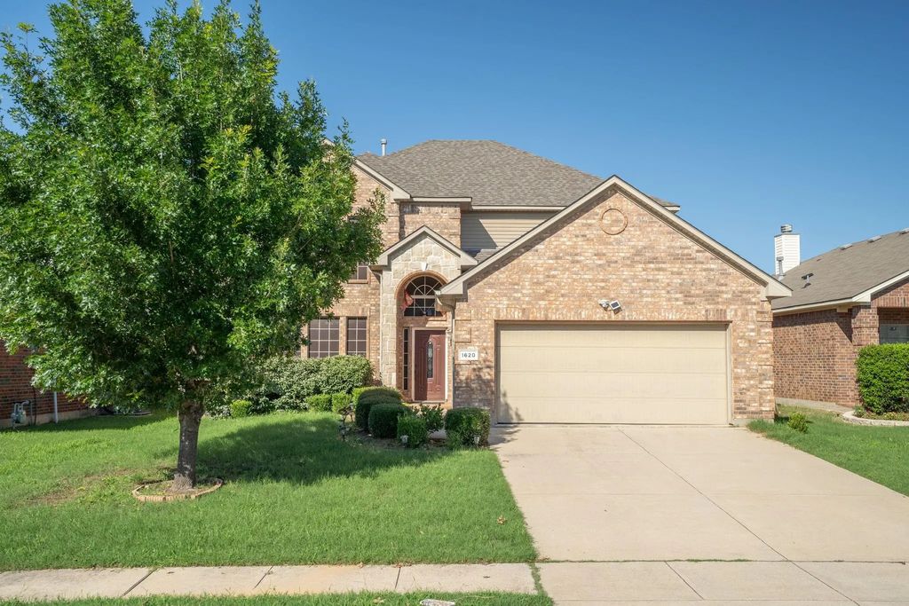 1620 Secretariat Lane, Irving