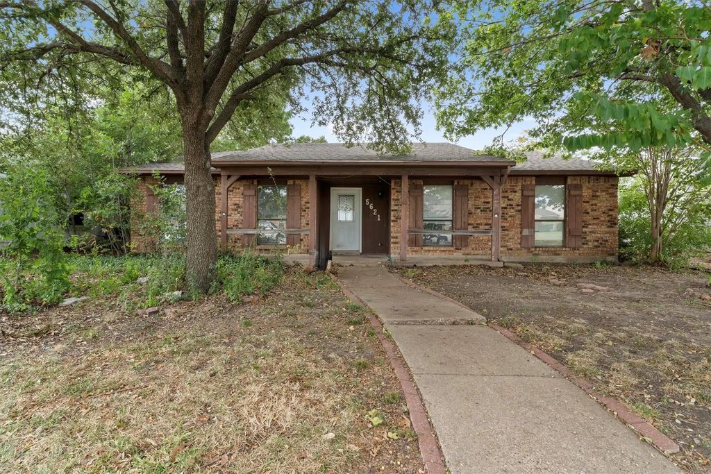 5621 Truitt Street, The Colony