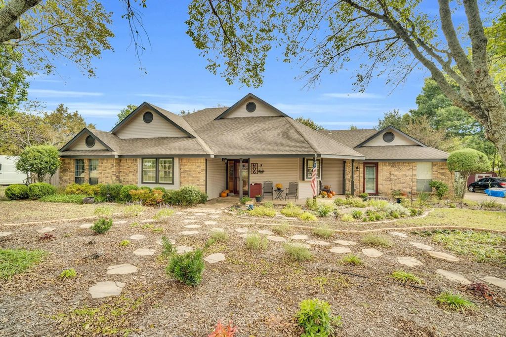 606 Buckboard Street, Ovilla