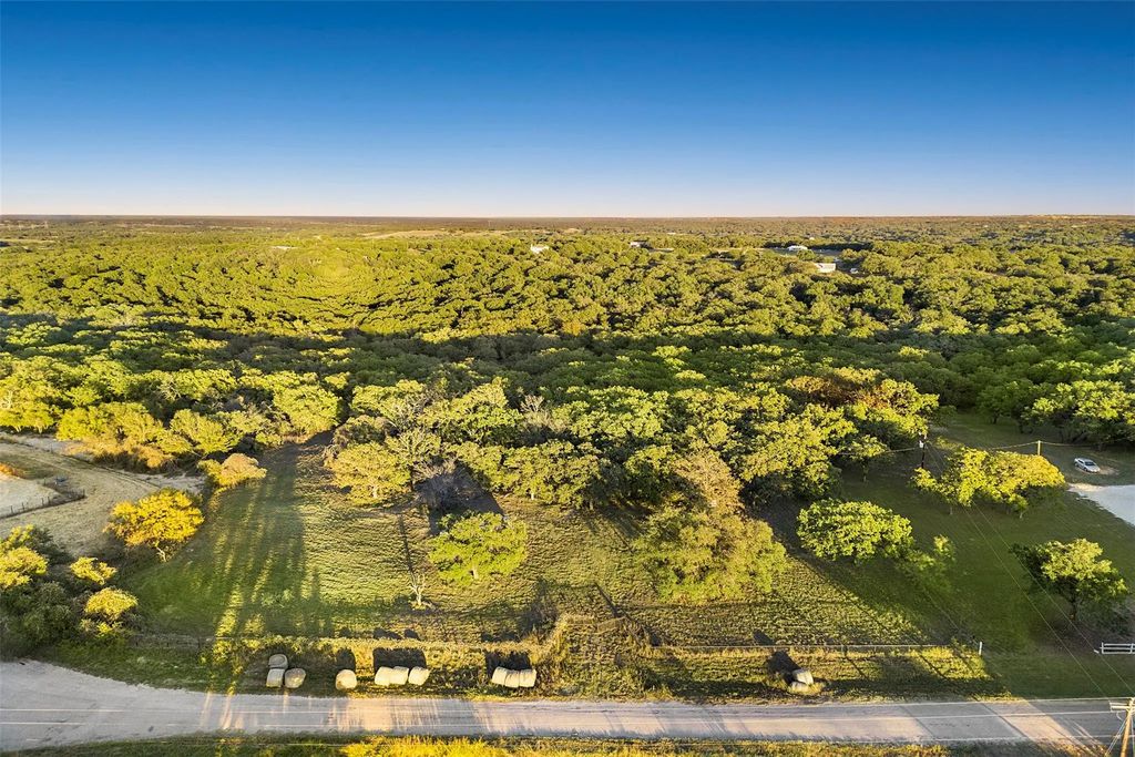 204 N Cheyenne Trail, Springtown