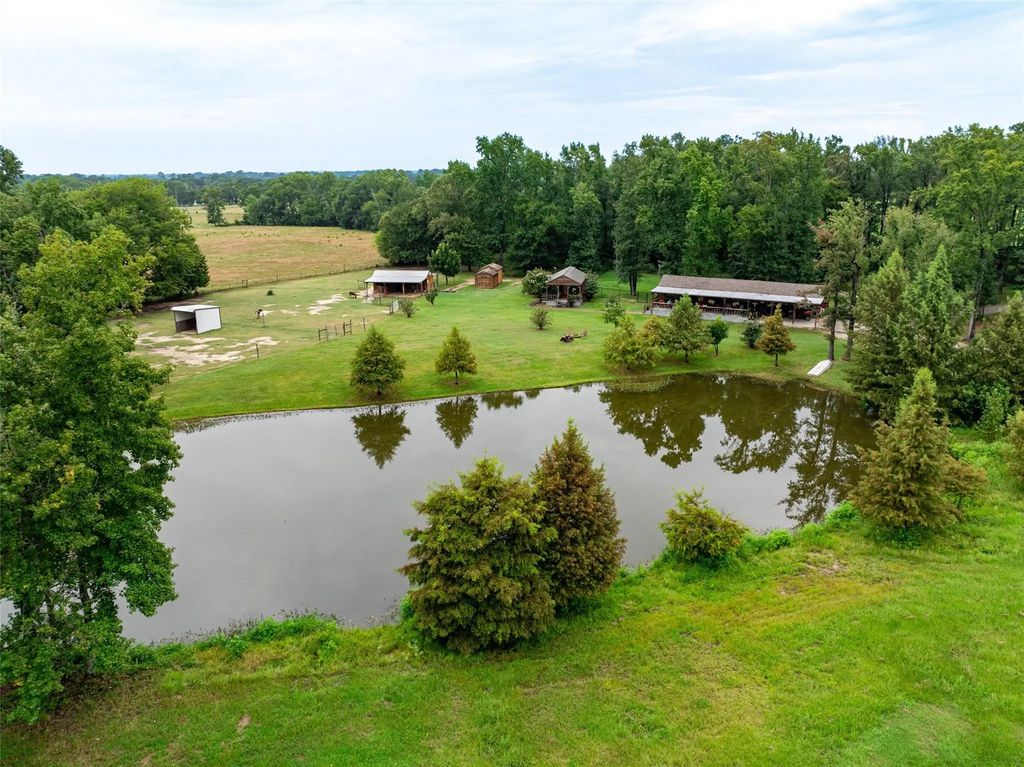 7111 Fm 2339, Murchison