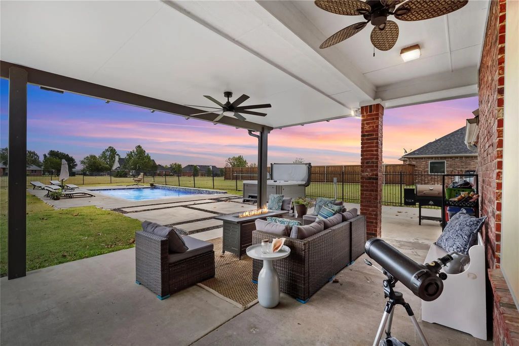 11011 Saint Elias Way, Forney