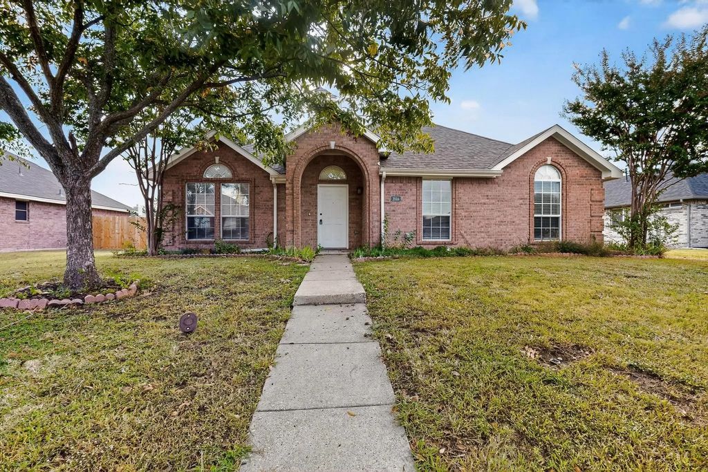 2864 Hampshire Lane, Rockwall