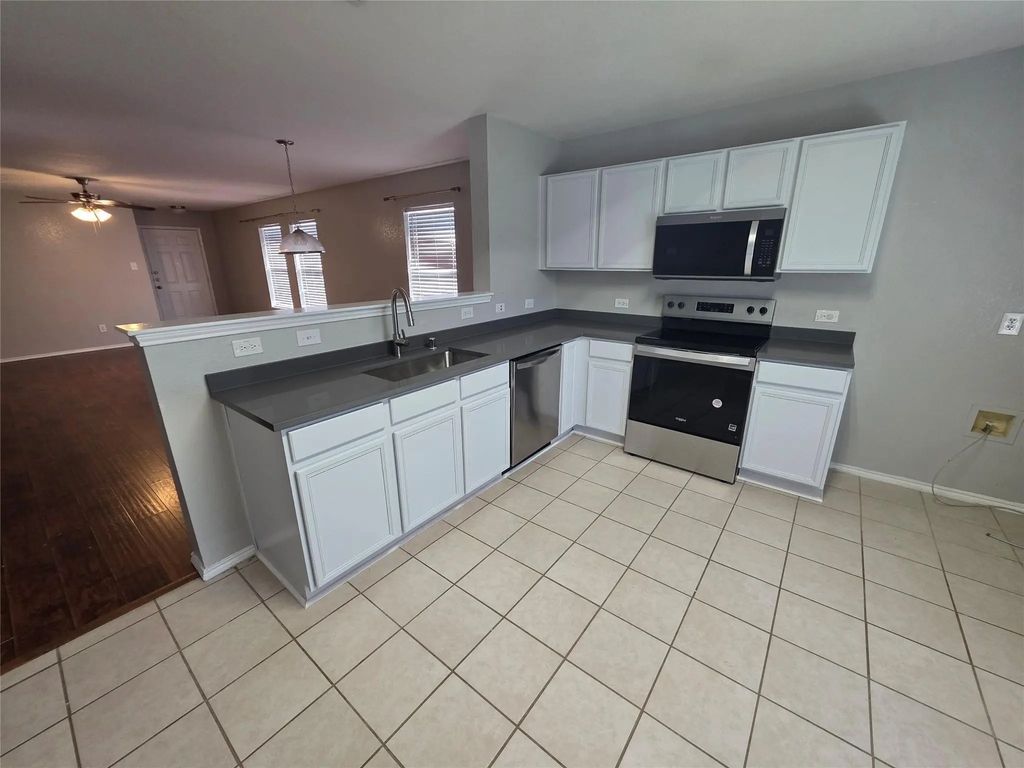 5525 Parkview Hills Lane, Fort Worth