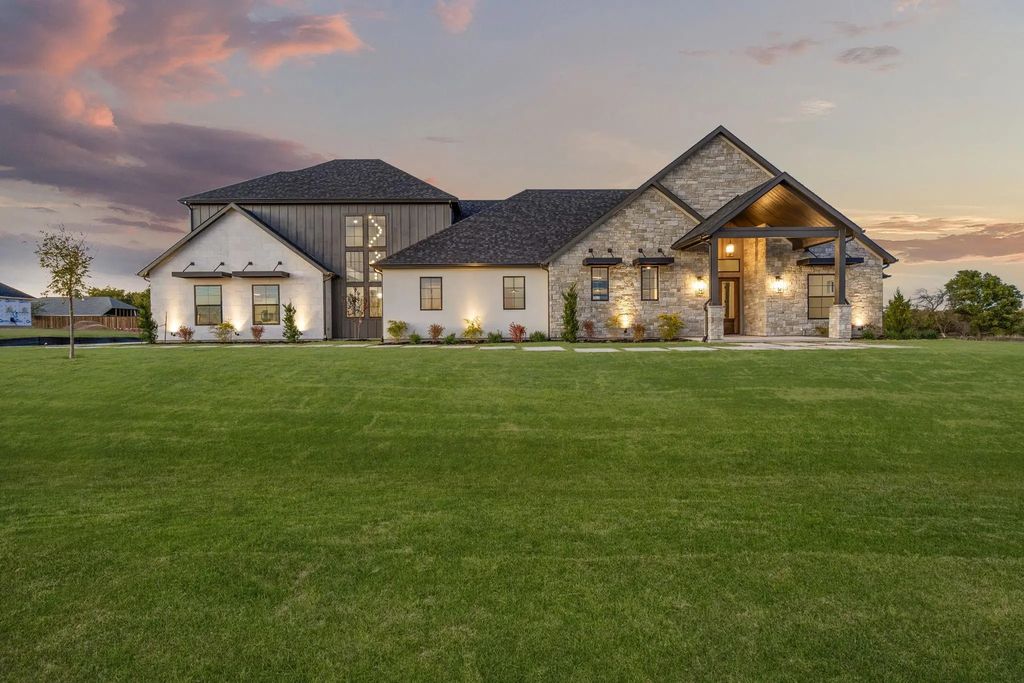 2832 Southbay Circle, Northlake