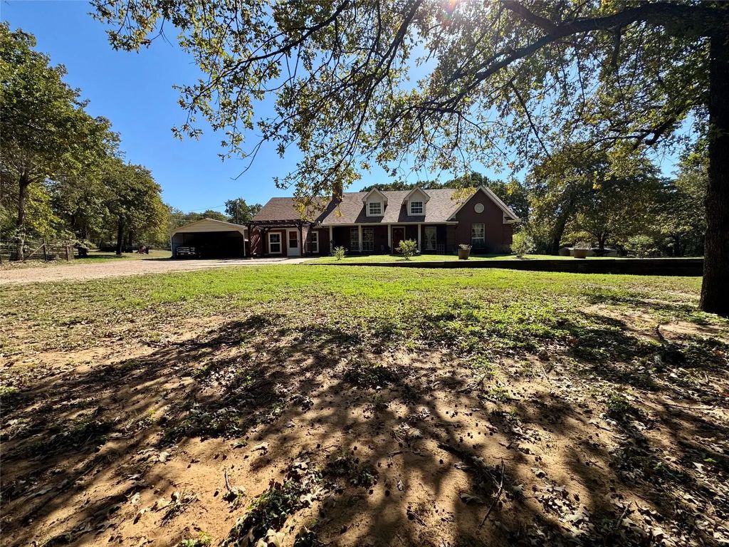 4104 Black Oak Drive, Cleburne