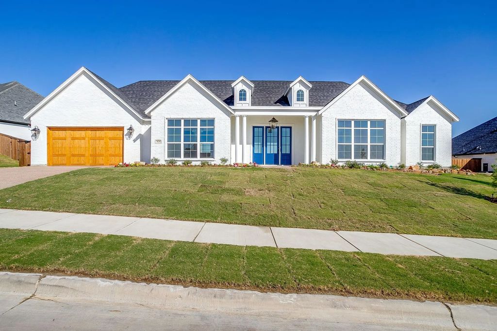 8129 Spanish Hills, Benbrook