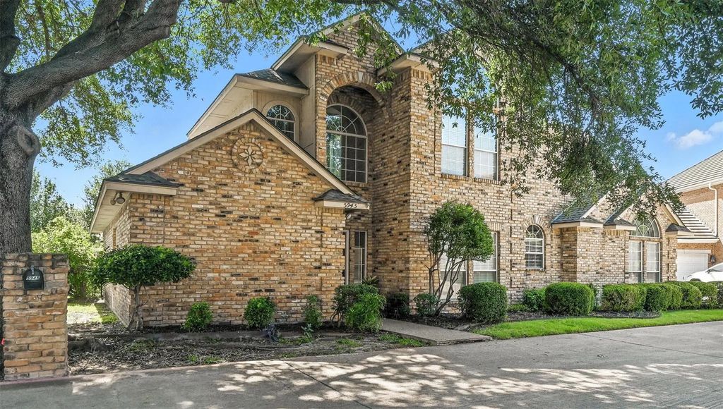 5945 River Bend, Benbrook