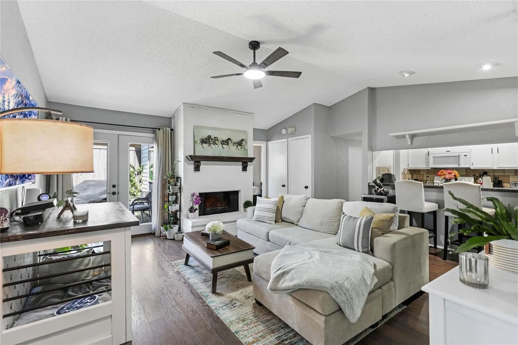 2967 Canis Circle, Garland