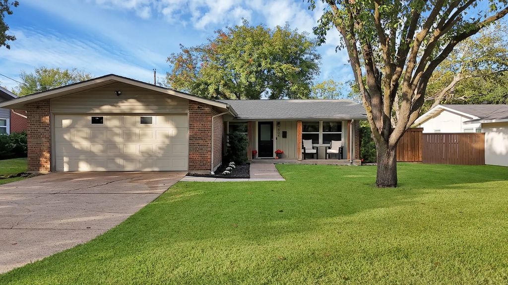 804 Vinecrest Lane, Richardson