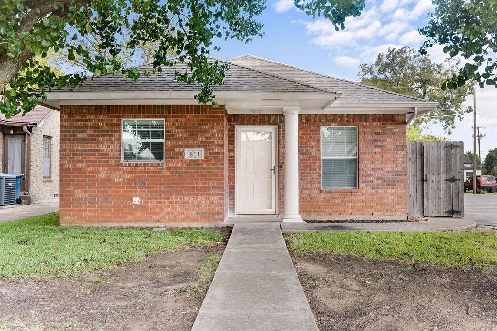 811 W Woodard Street, Denison