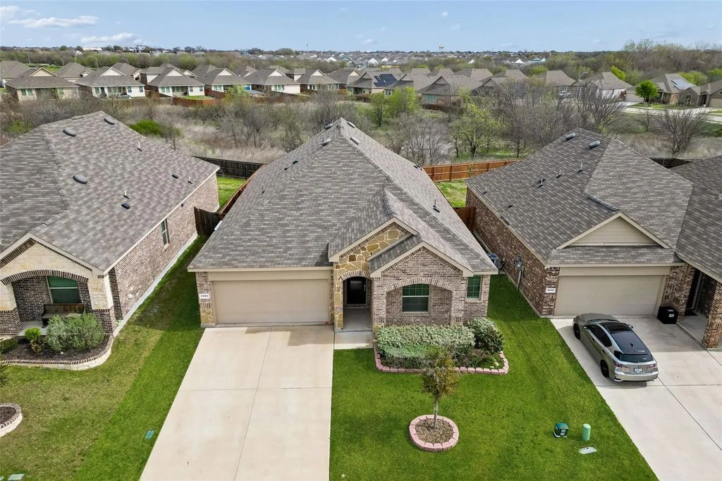 6960 Falconer Way, Fort Worth