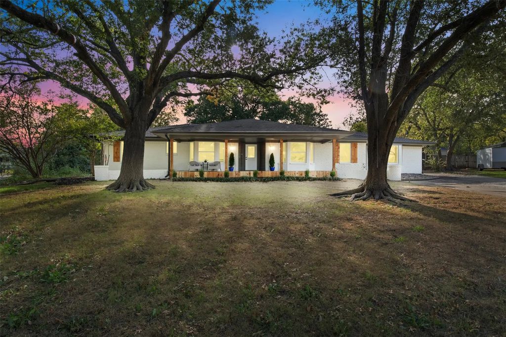 1008 Western Hills Drive, Sherman