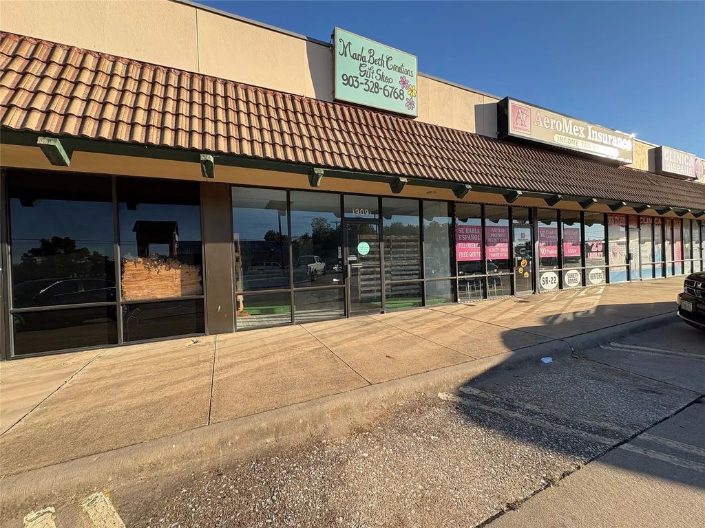 1909 Texoma Parkway C, Sherman
