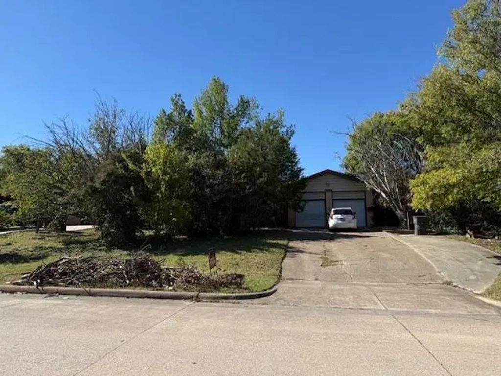 5432 Wedgmont Circle N, Fort Worth