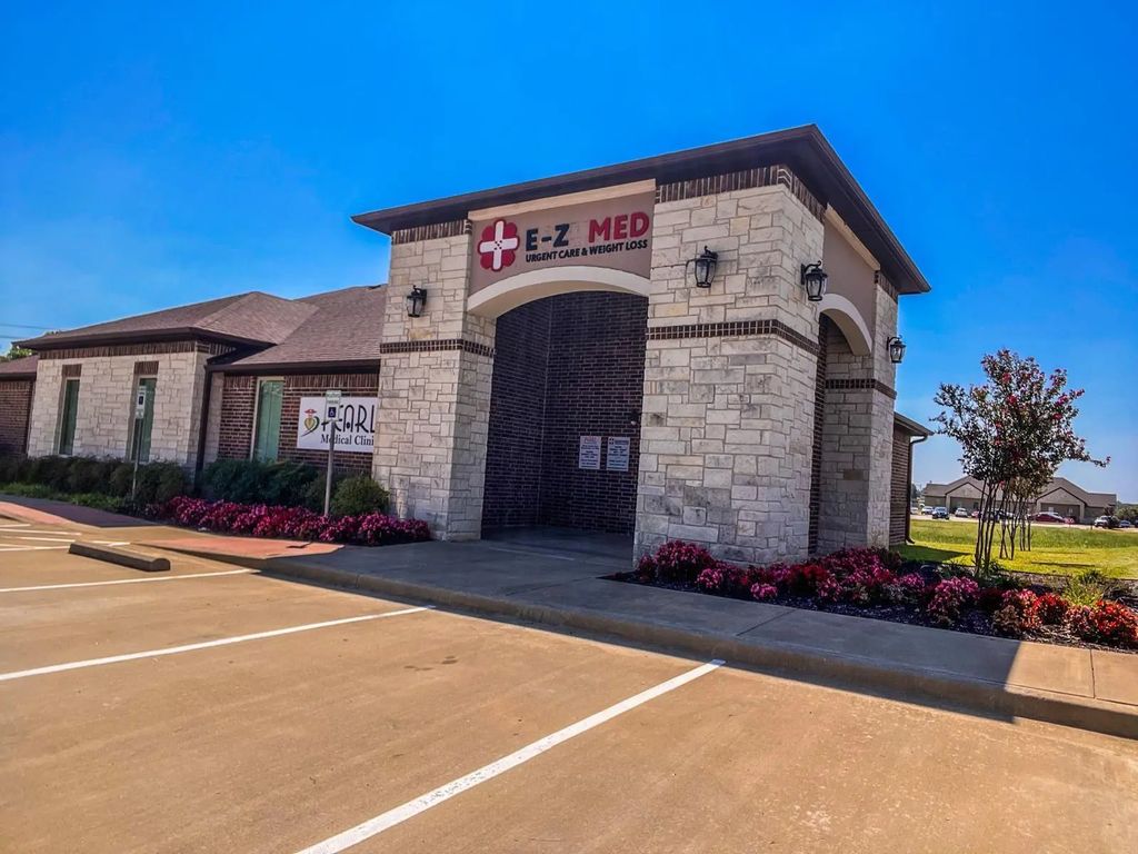 1004 S Carrier Parkway, Grand Prairie