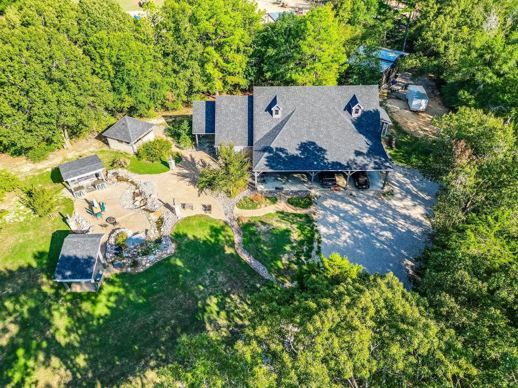 862 County Road 3800, Athens