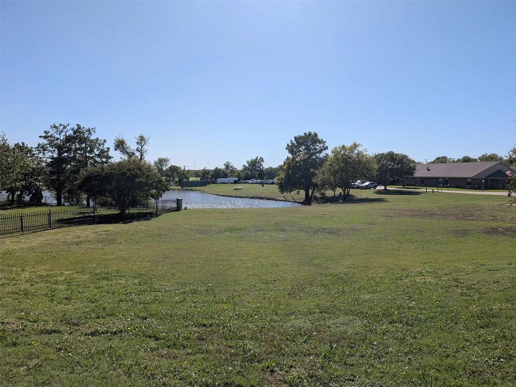 115 Meadowview Drive 8, Justin