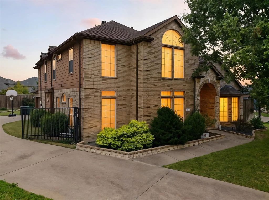 607 Hilltop Drive, Murphy